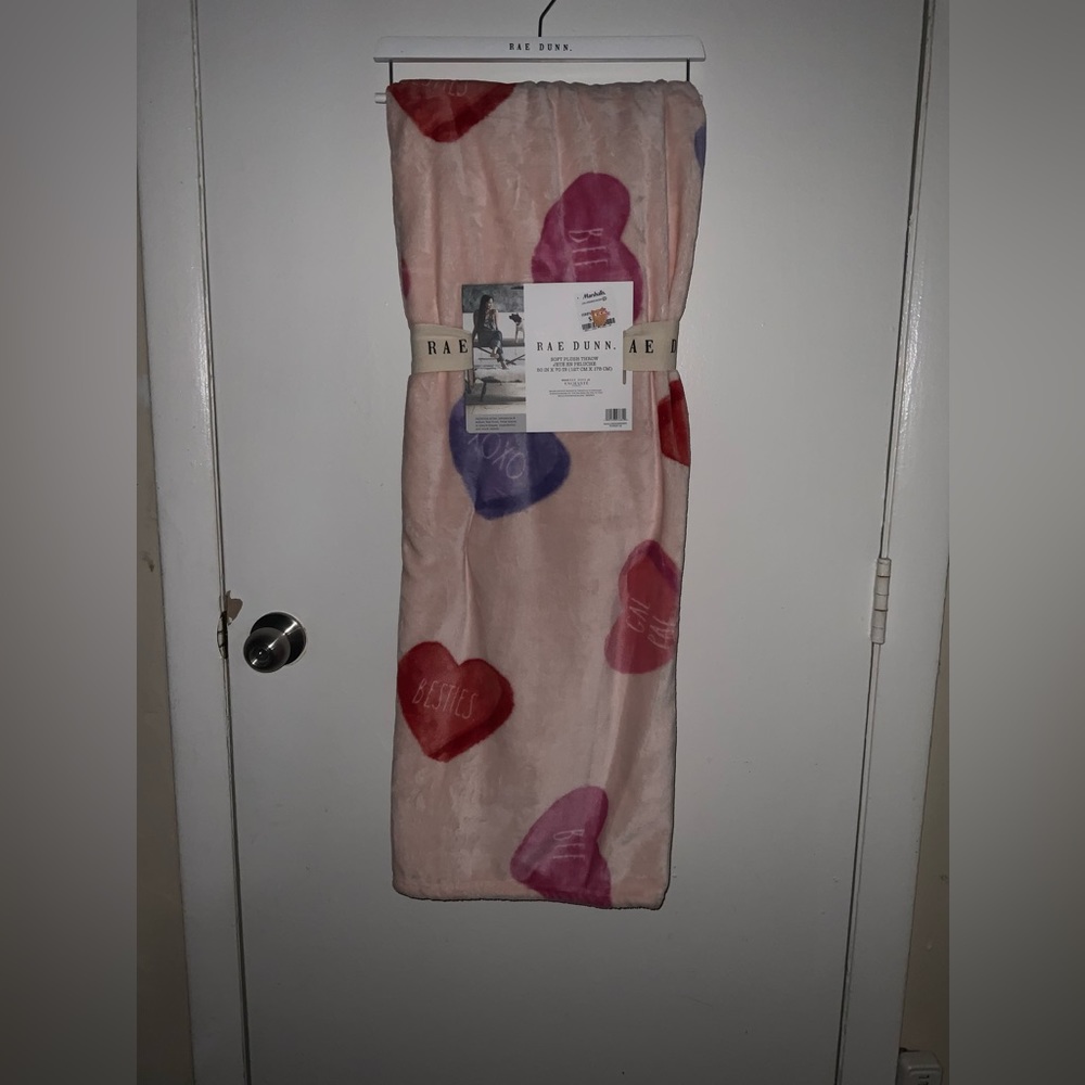 Rae Dunn Conversational Hearts Valentine’s Day Blanket / Throw - Picture 8 of 12
